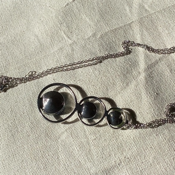 Sabika - Style Necklace - Picture 6 of 10